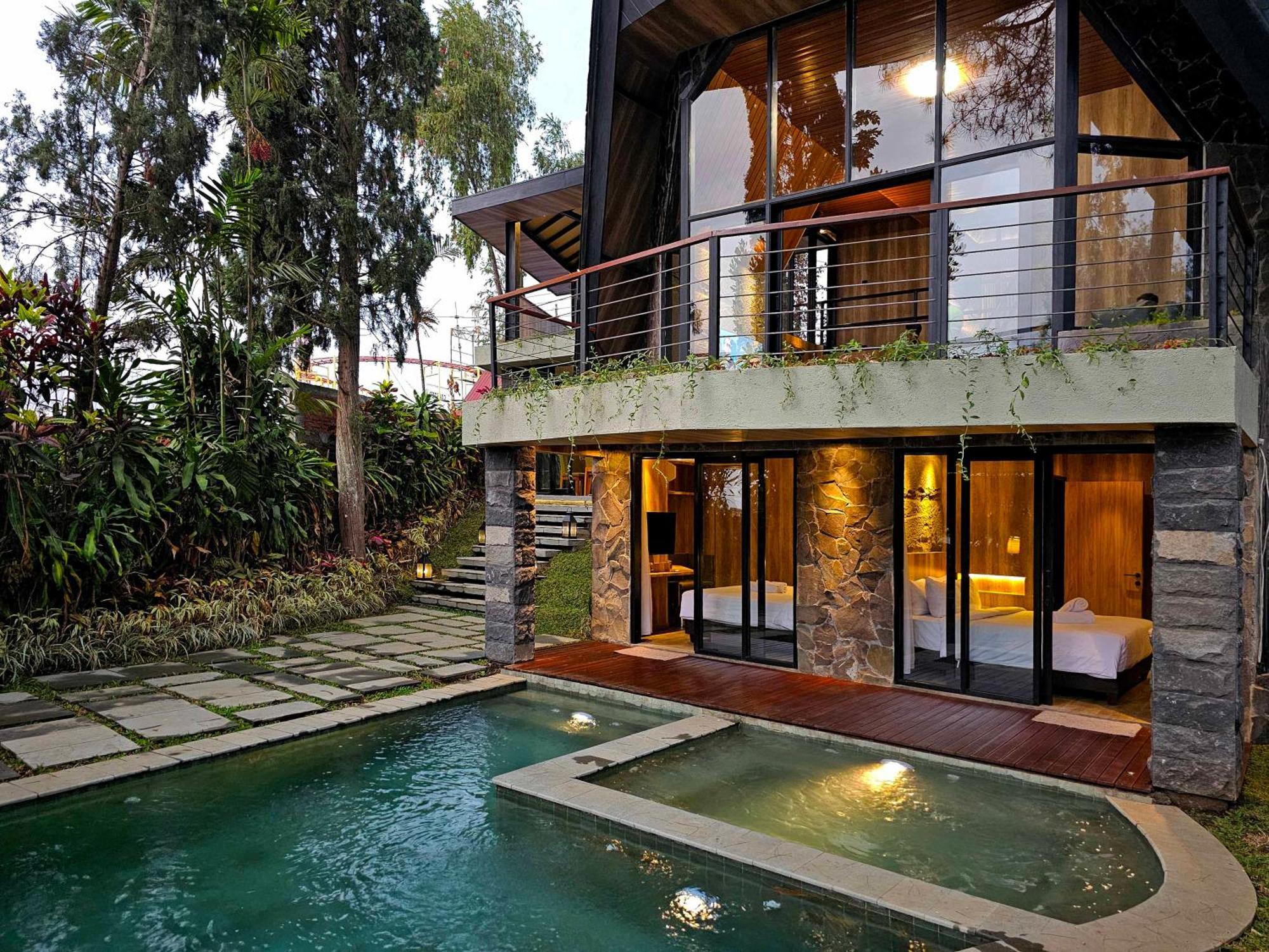 Villa 4-Br Klub Bunga No 4 Batu Malang Buitenkant foto