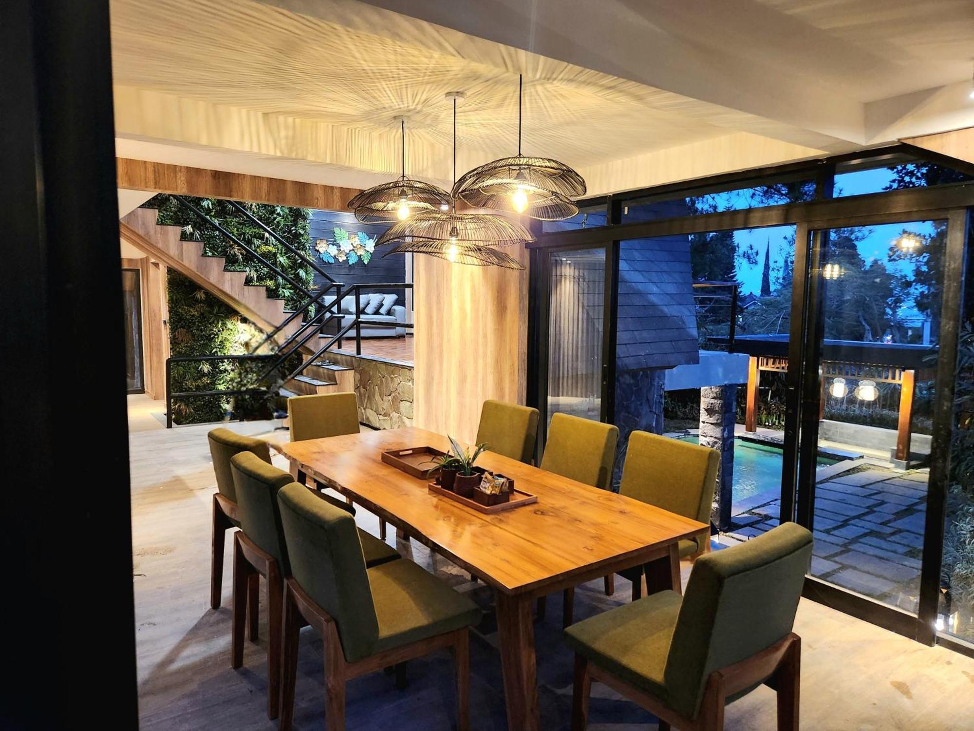 Villa 4-Br Klub Bunga No 4 Batu Malang Buitenkant foto