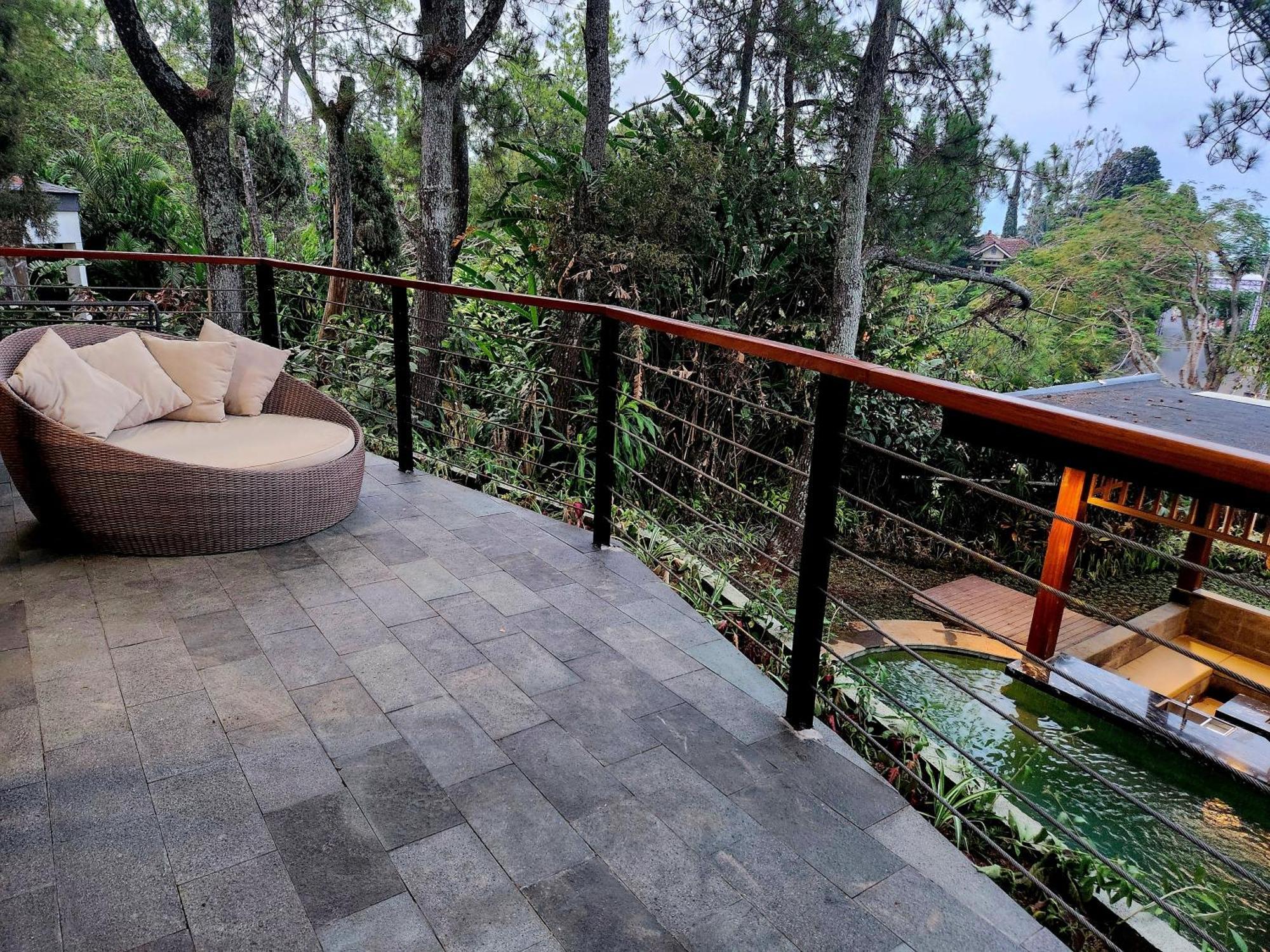 Villa 4-Br Klub Bunga No 4 Batu Malang Buitenkant foto