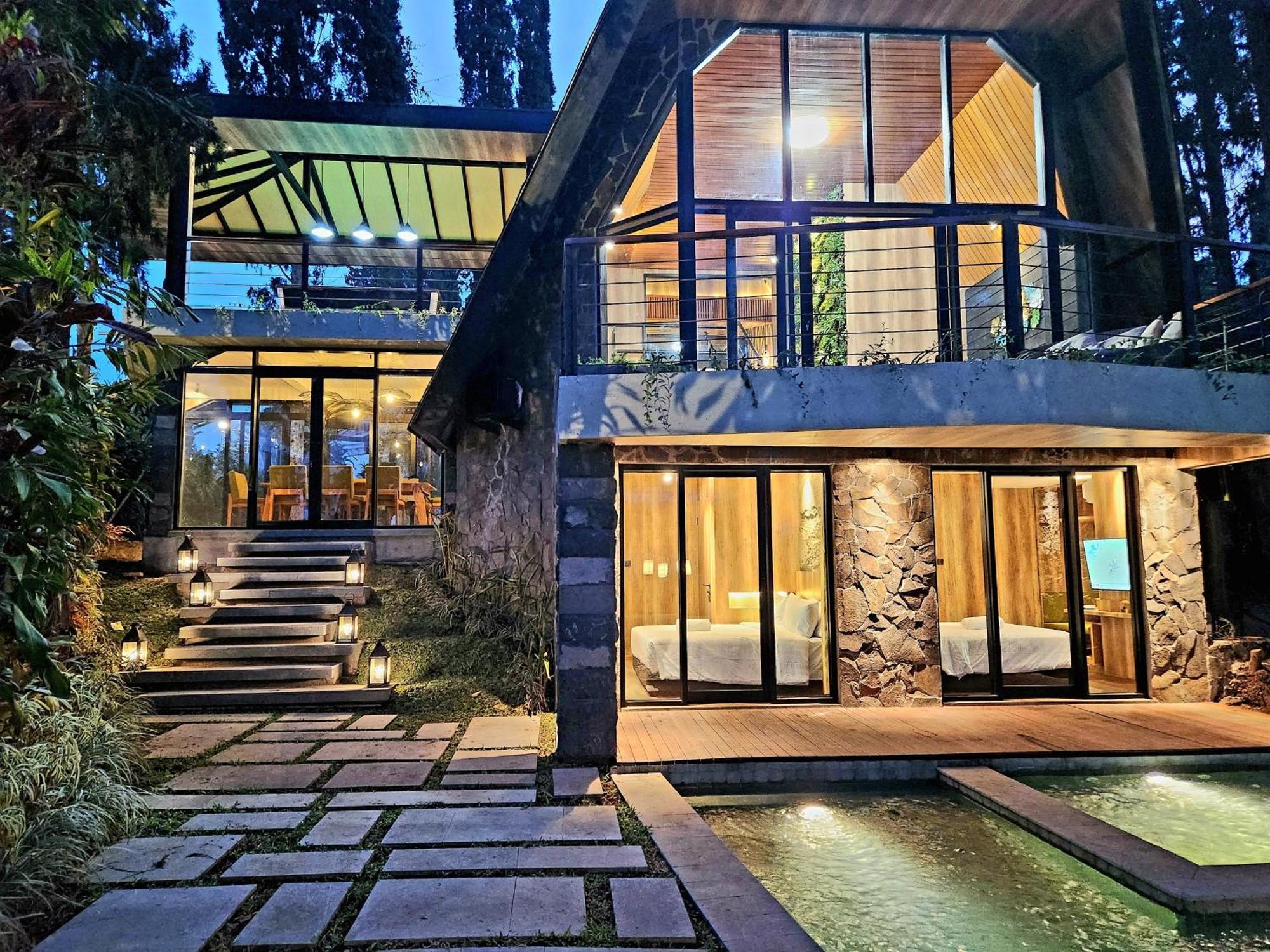 Villa 4-Br Klub Bunga No 4 Batu Malang Buitenkant foto